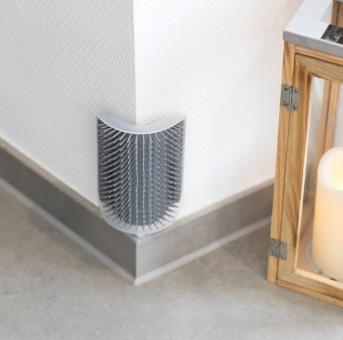 TRIXIE Eck-Massagebürste für Katzen 8×13cm in Grau 